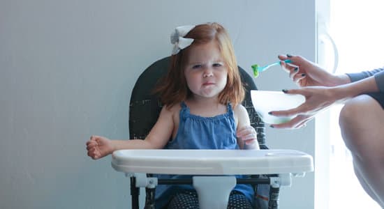 Angry toddler hates broccoli